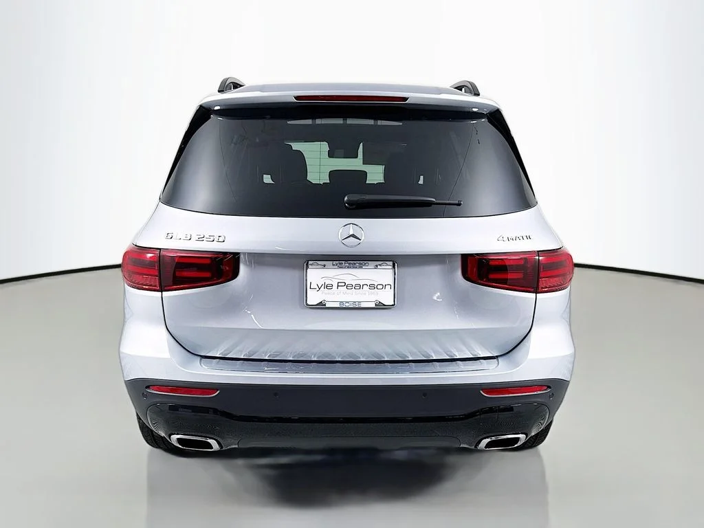 2025 Mercedes-Benz GLB Base - Photo 10