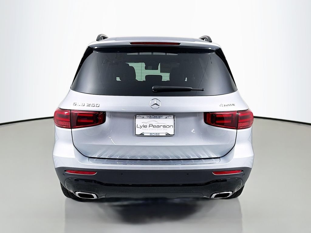 Used 2025 Silver Mercedes-Benz GLB 250 image 10