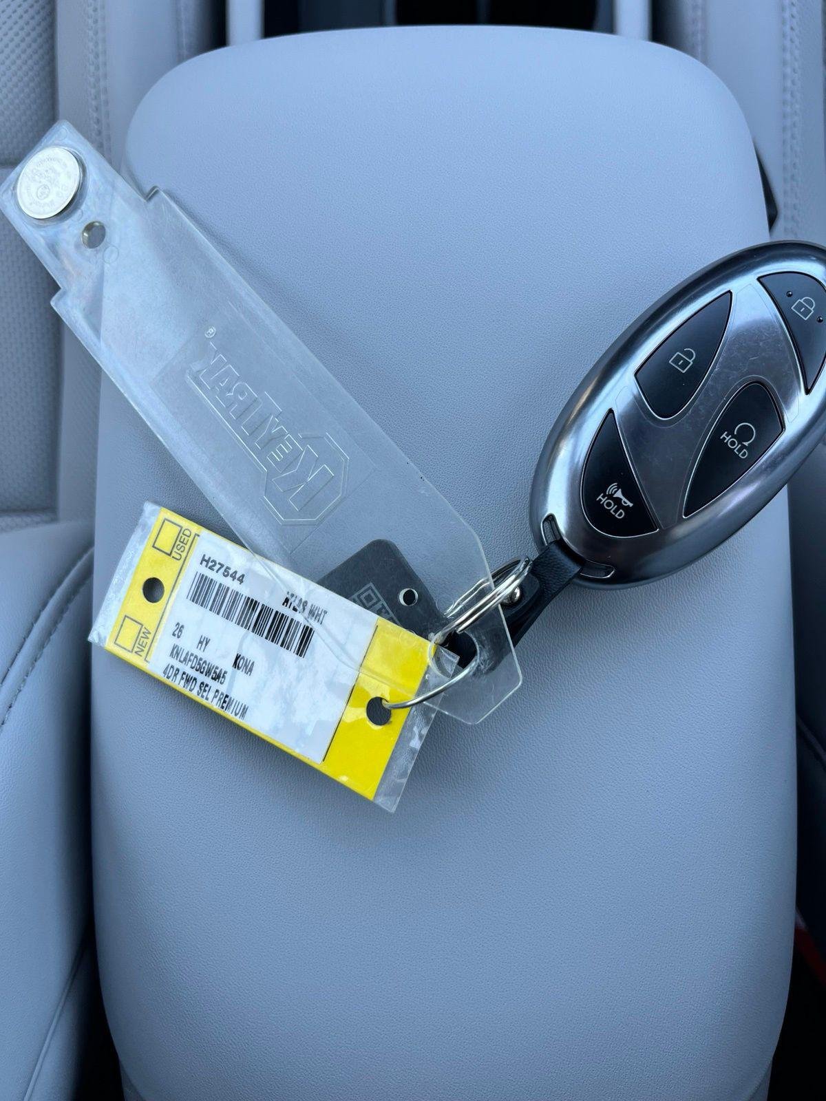 New 2026 White Hyundai SEL Premium FWD image 25