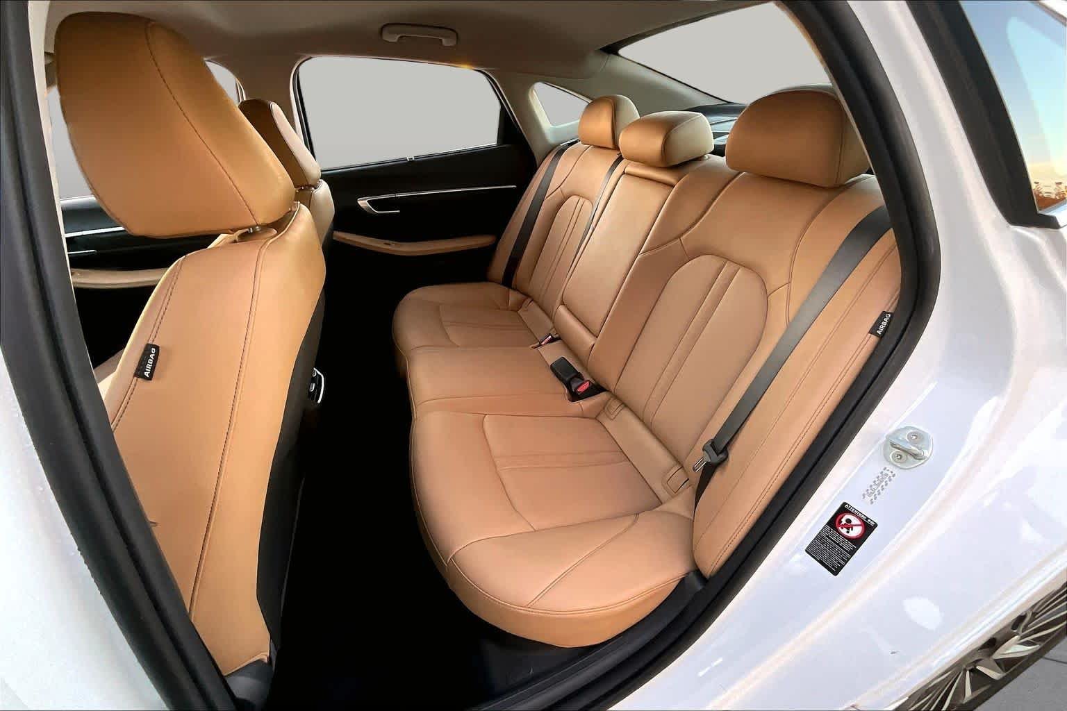 Used 2021 Hyper White Hyundai Limited image 17