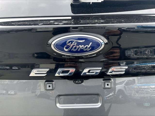 Used 2021 Gray Metallic Ford SEL image 8