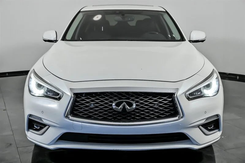 Used 2020 Majestic White INFINITI 3.0T Luxe image 4