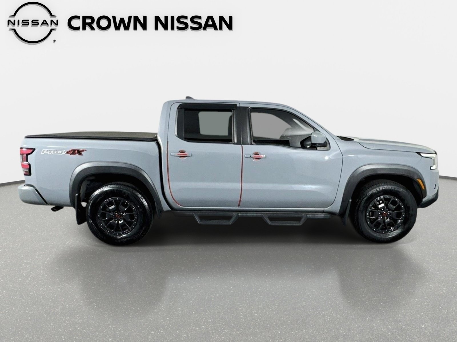 Used 2022 Boulder Grey Pearl Nissan PRO-4X image 4