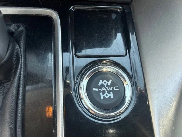 Used 2018 Alloy Silver Metallic Mitsubishi LE image 13
