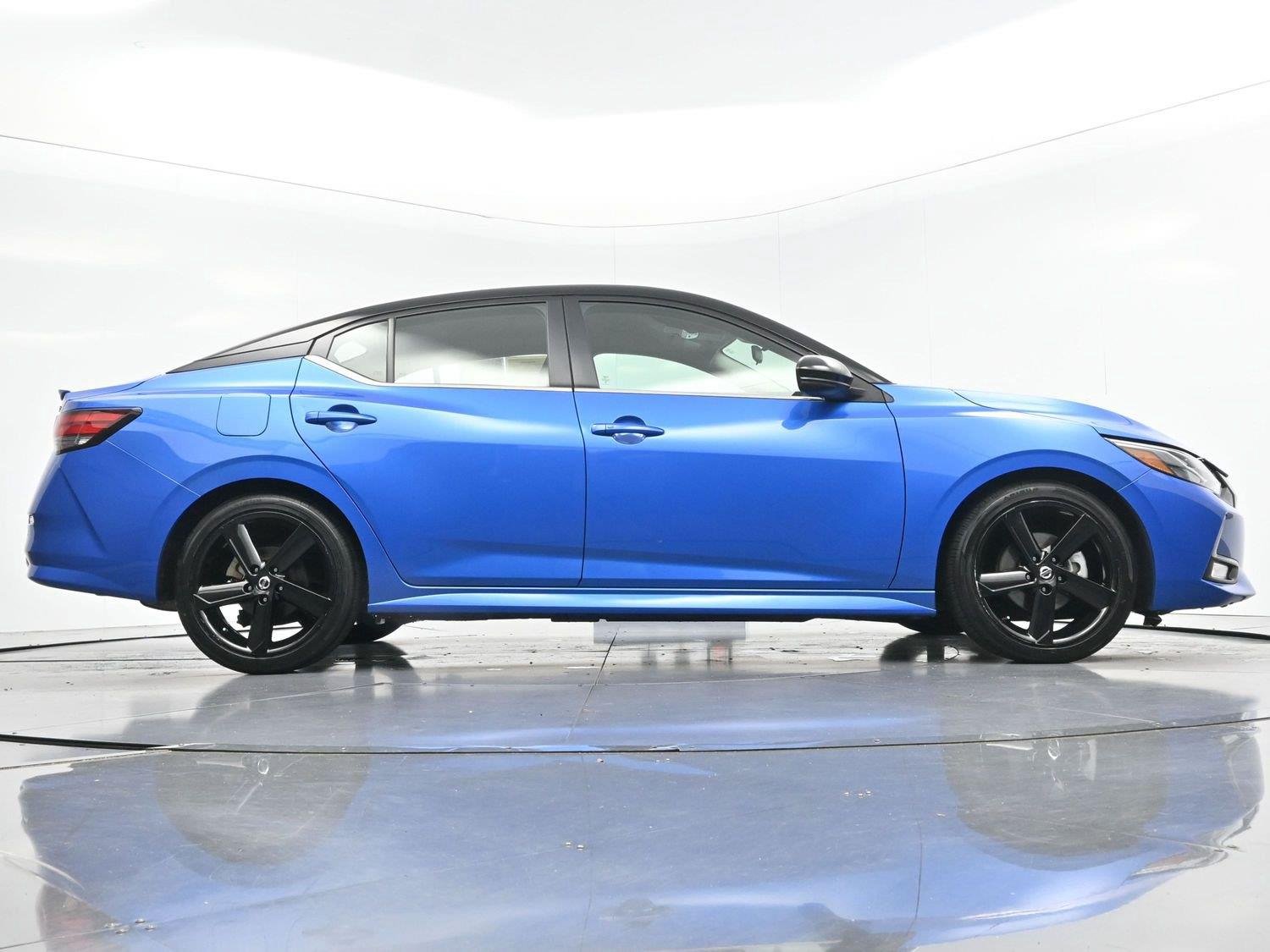 Used 2023 Electric Blue Metallic/Super Black Nissan SR image 43