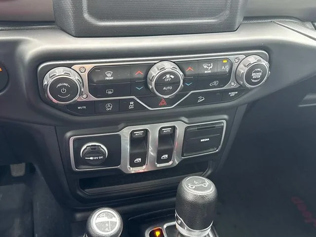 Used 2018 Black Jeep Sport S image 28