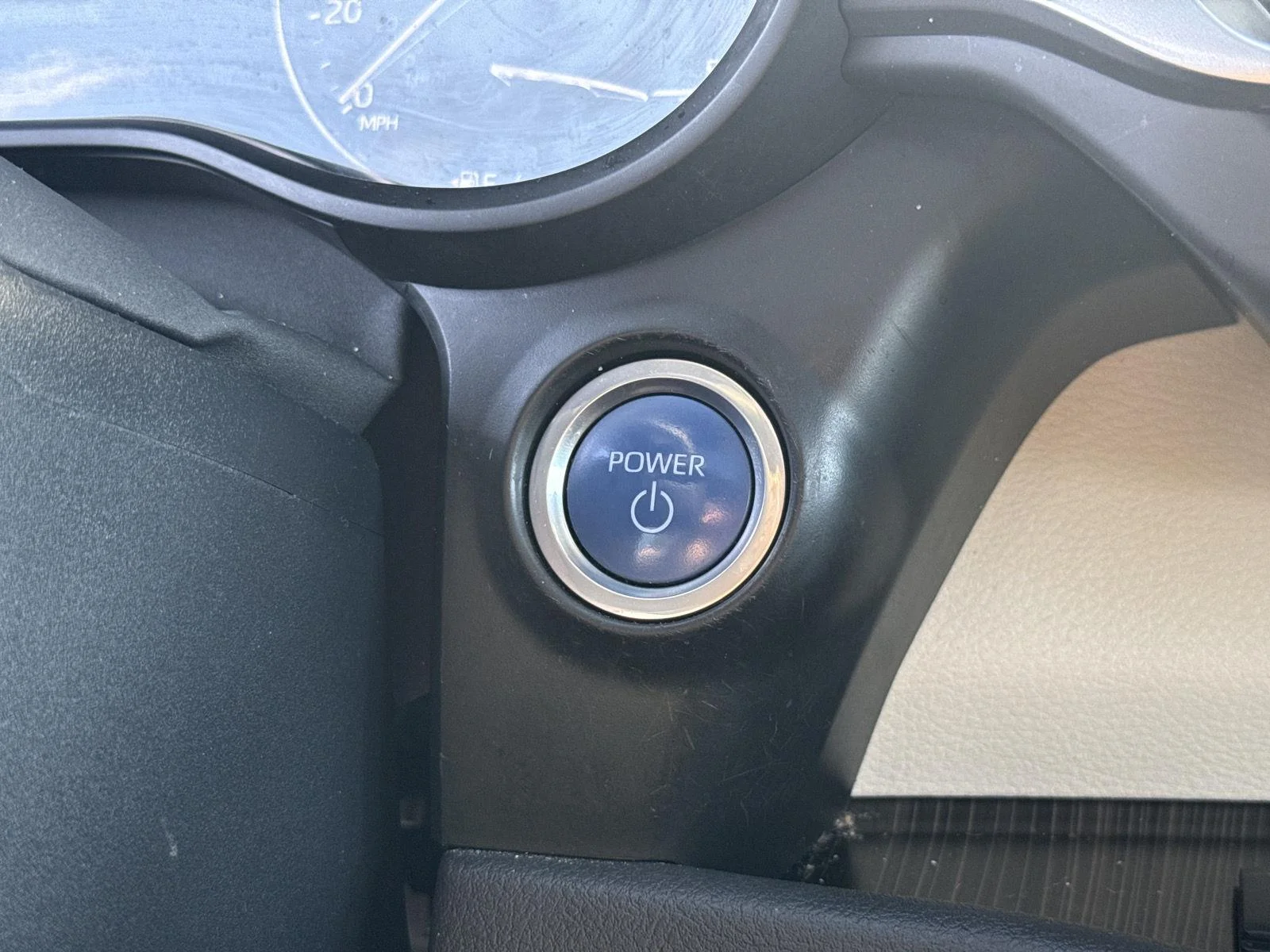 Used 2022 Midnight Black Metallic Toyota Platinum 7-Passenger image 18