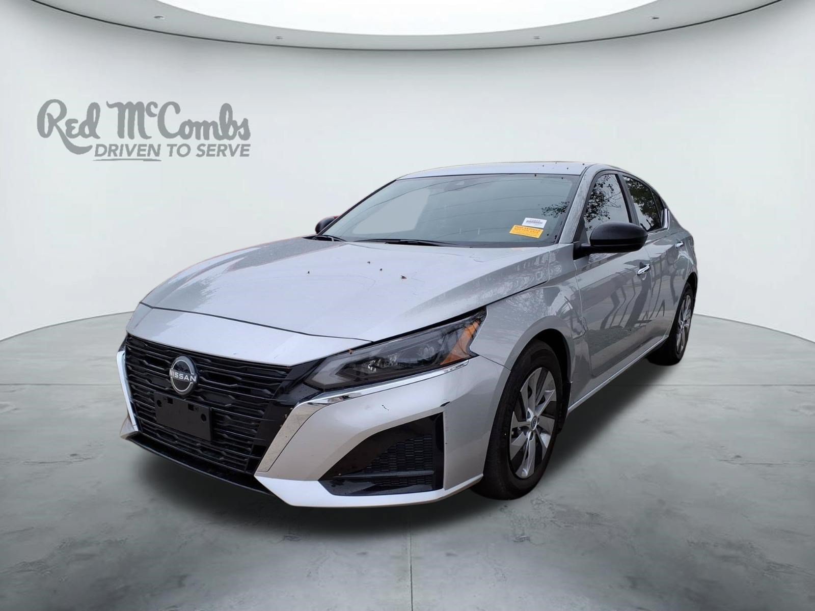 Used 2025 Brilliant Silver Metallic Nissan S image 1