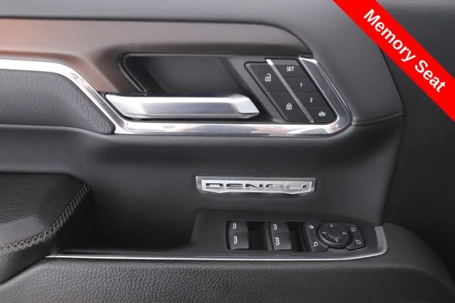 Used 2024 White GMC Denali image 21
