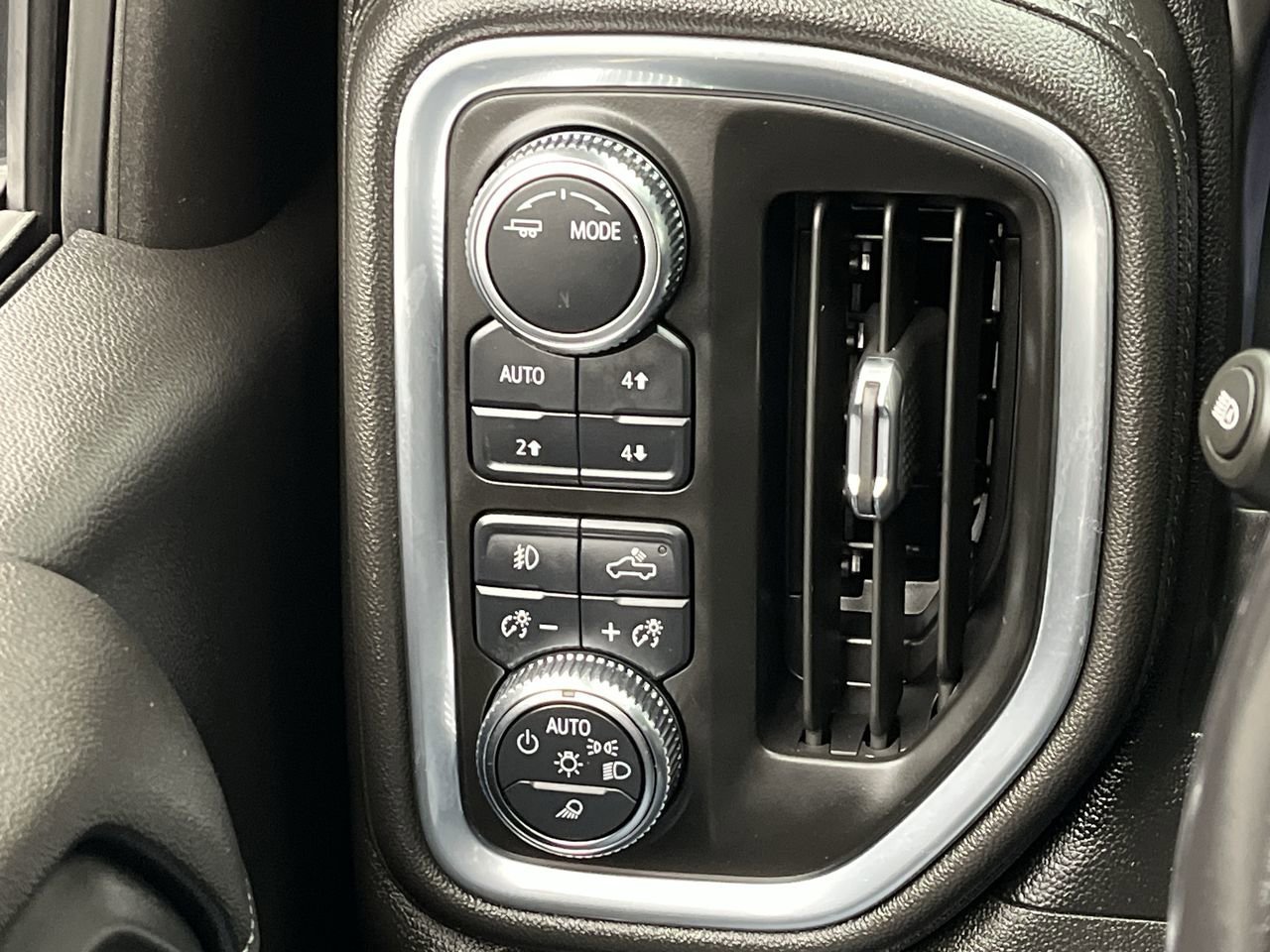 Certified Used 2022 Hunter Metallic GMC Denali image 19