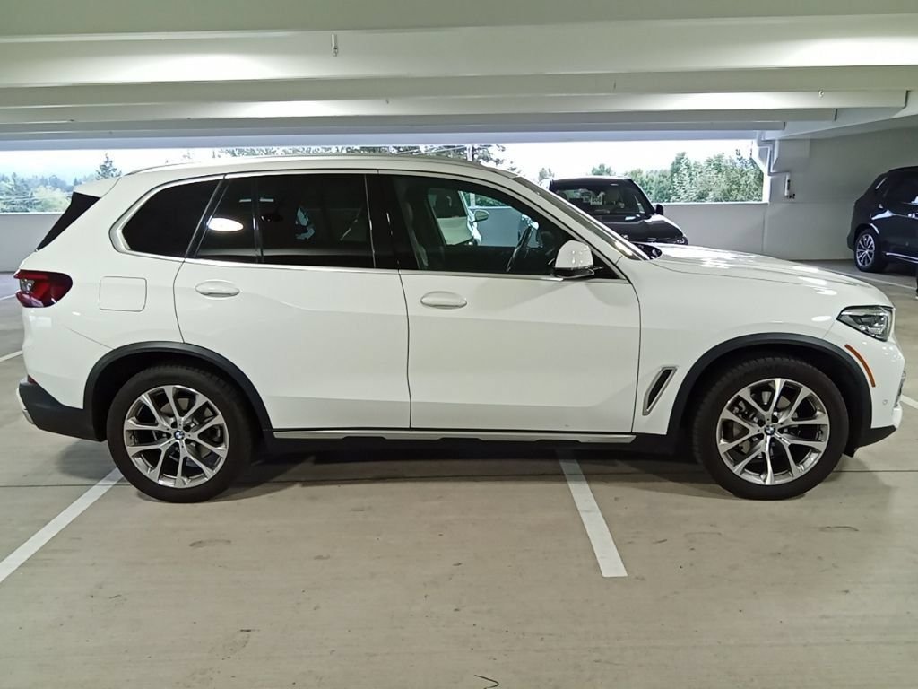 Used 2022 Alpine White BMW xDrive40i image 4