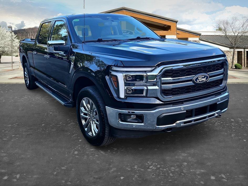 Used 2025 Black Metallic Ford LARIAT image 3
