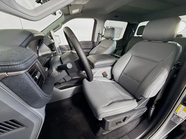 2025 Ford F-150 Lightning Flash - Photo 57