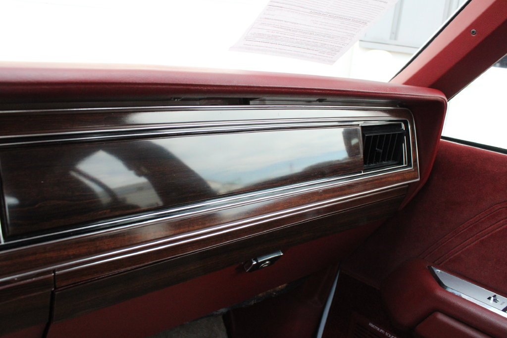 Used 1987 White Ford LX image 15