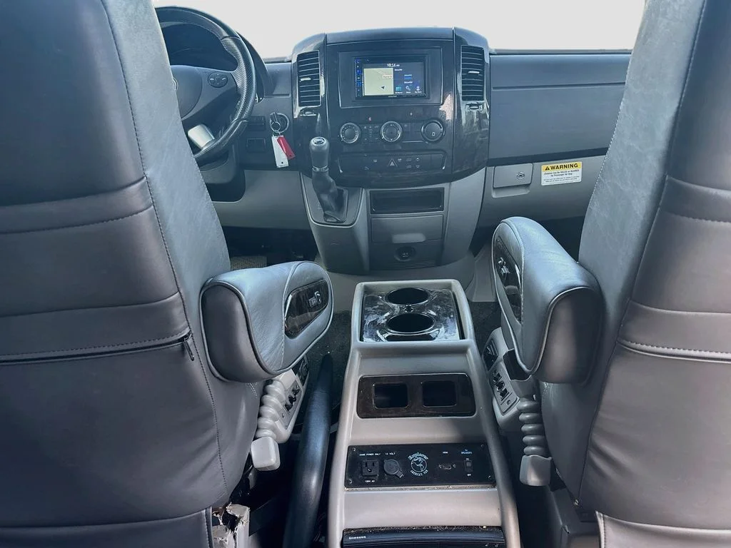 Used 2017 Gray Mercedes-Benz Passenger VAN image 21