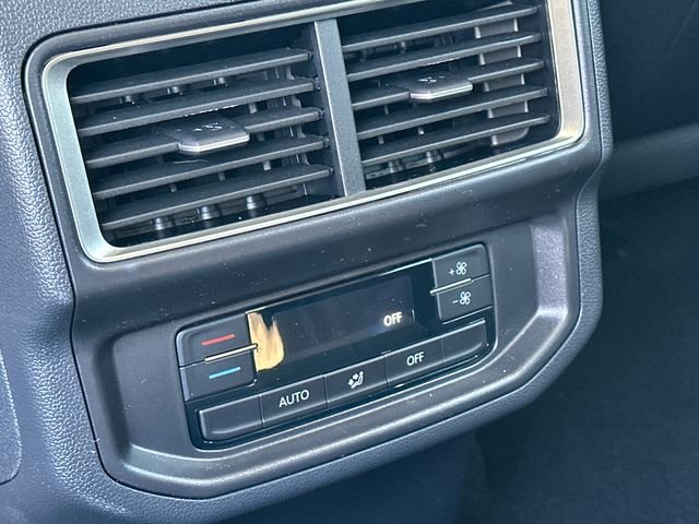 New 2026 Black Volkswagen 2.0T SE w/Technology image 13