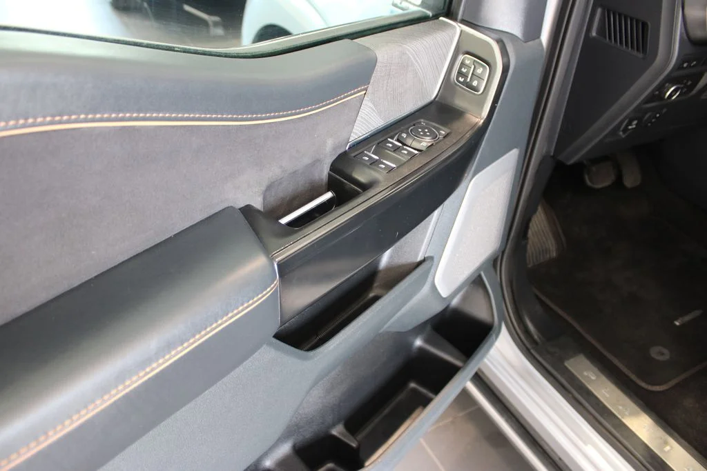 Used 2021 Silver Ford Platinum image 31