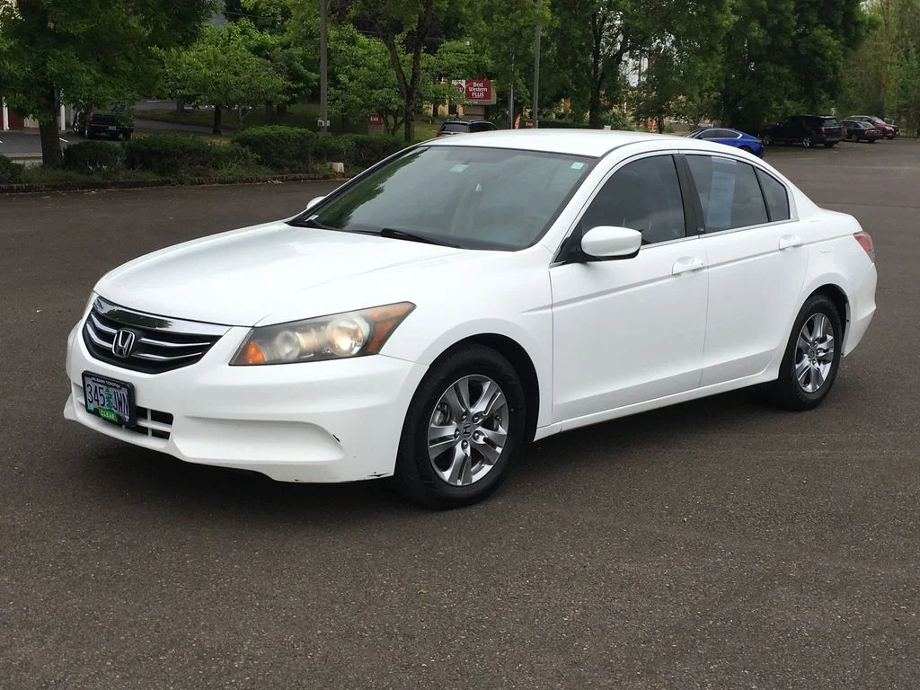 Used 2011 White Honda LX-P image 10