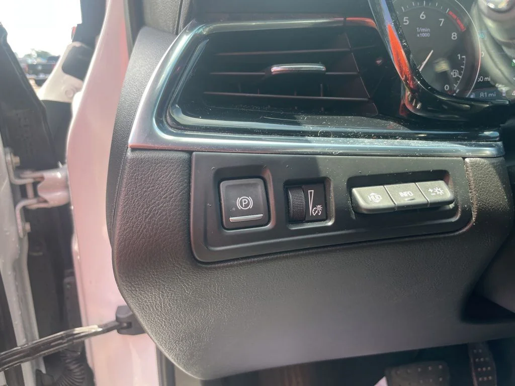 Used 2023 White Cadillac Premium Luxury image 19