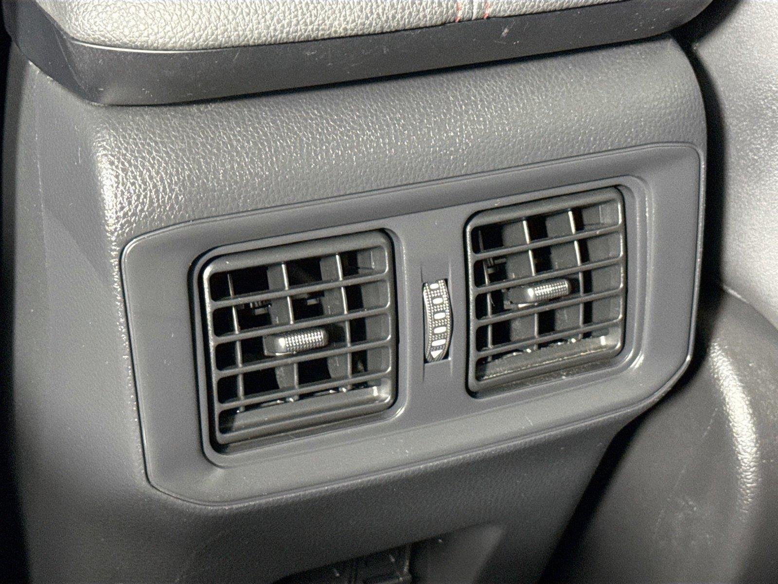 2025 Toyota RAV4 XSE - Photo 38