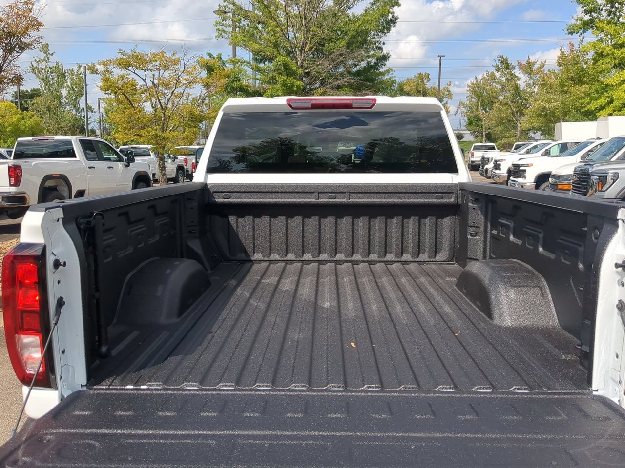 New 2026 Summit White GMC Pro image 24