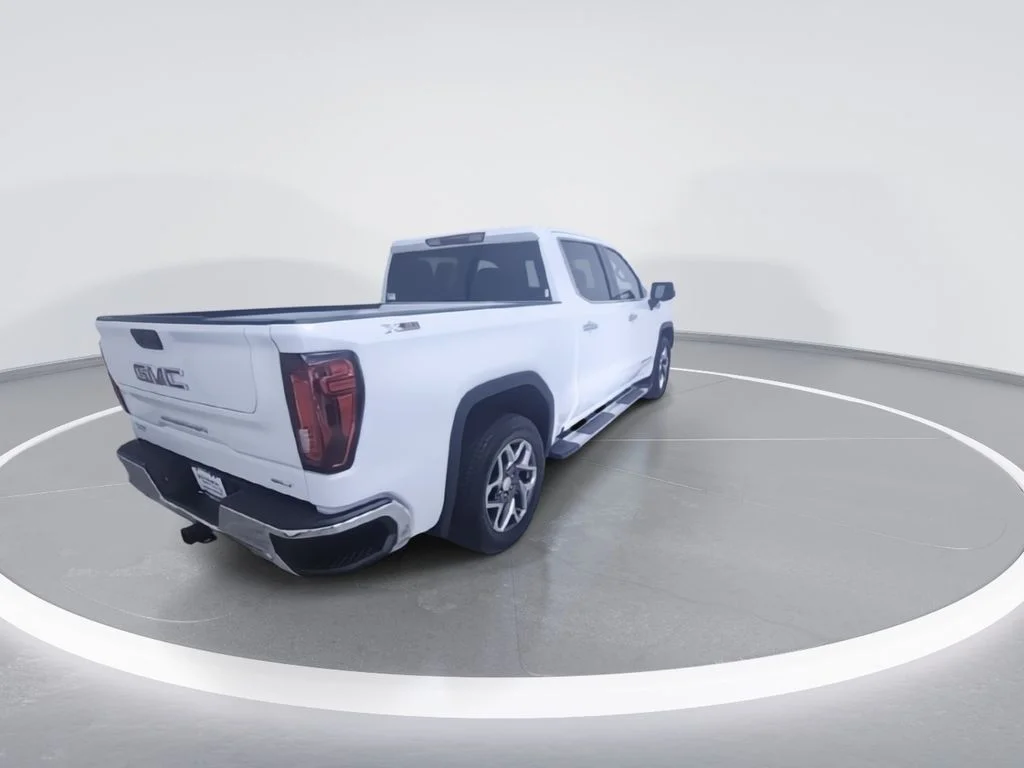 Used 2022 White GMC SLT image 9