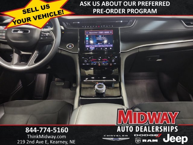 Used 2025 Gray Jeep Altitude X image 10