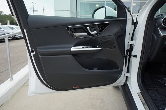 New 2026 Polar White Mercedes-Benz GLC 300 image 16