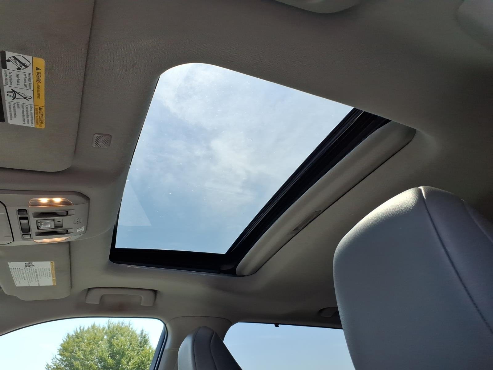 Used 2022 Wind Chill Pearl Toyota XLE image 15