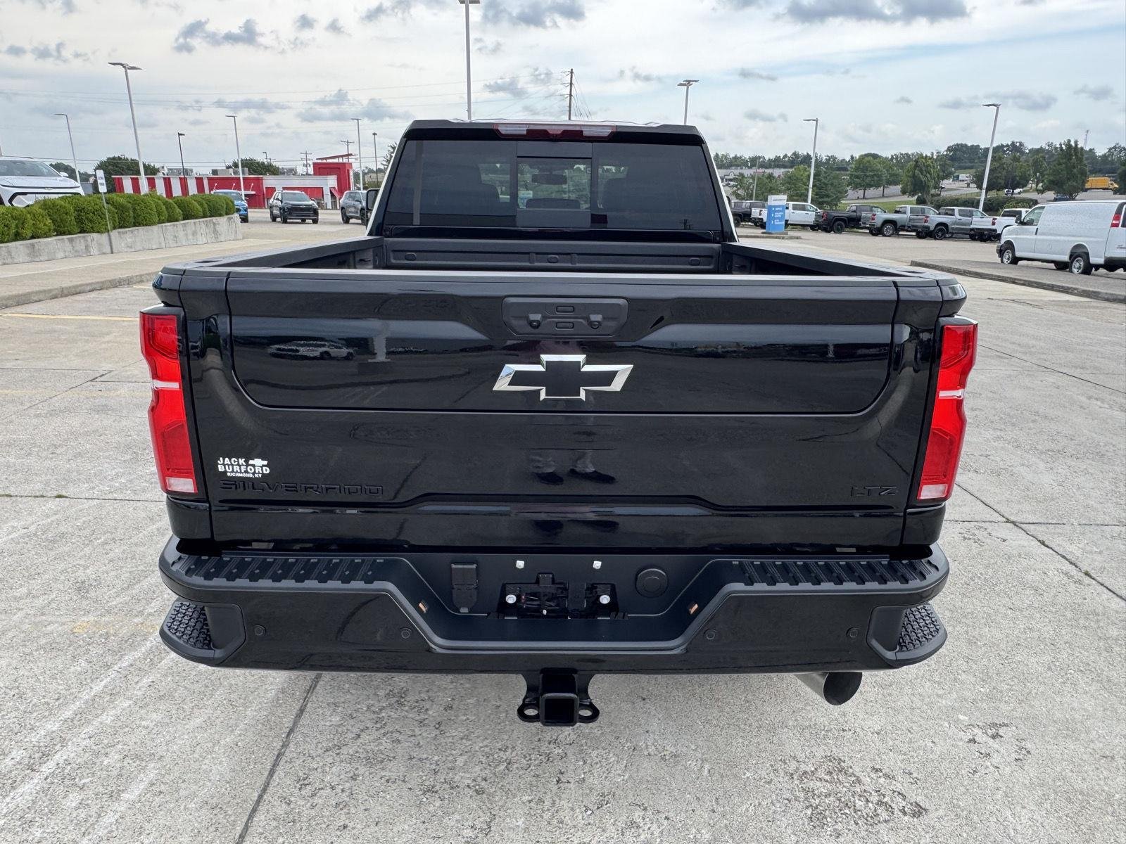 2026 Chevrolet Silverado 3500 HD LTZ - Photo 36
