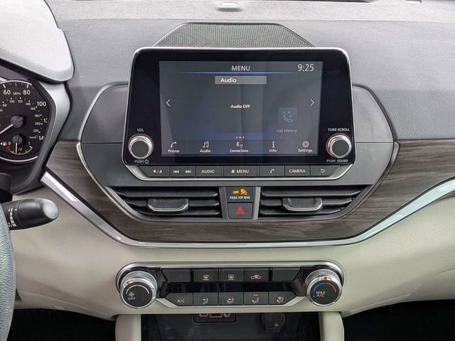 Used 2023 White Nissan 2.5 SV image 14