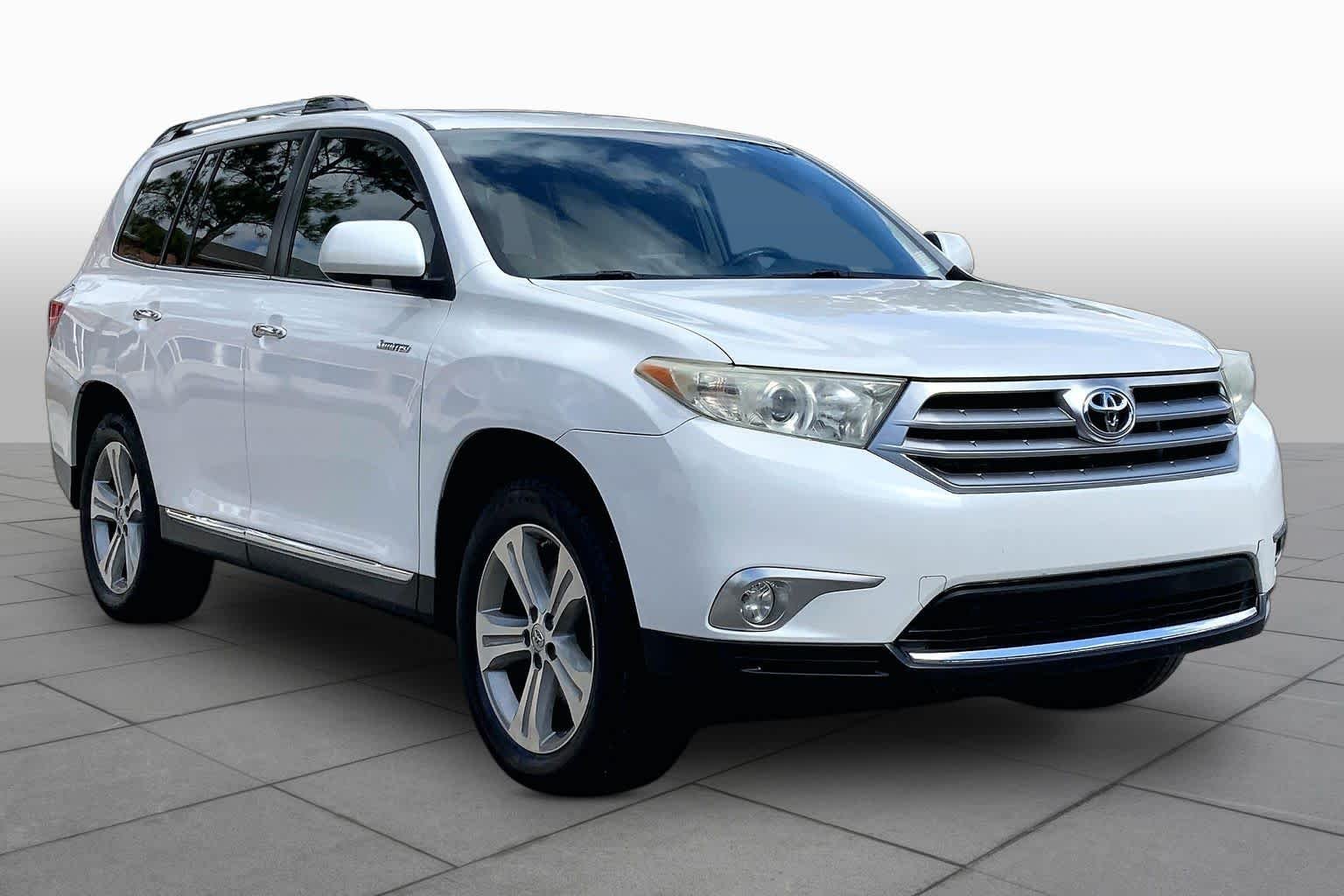 Used 2012 Blizzard Pearl Toyota Limited image 3