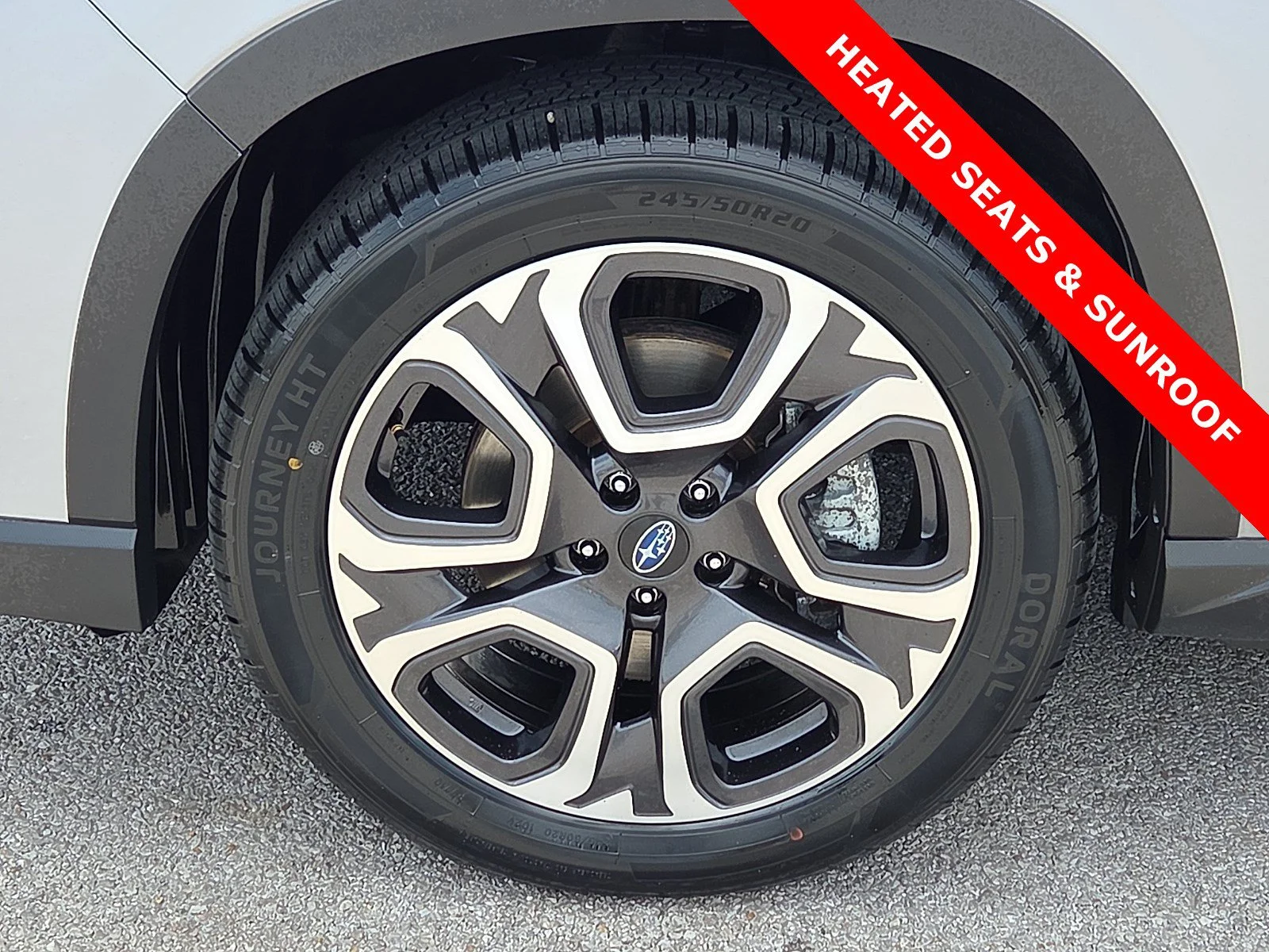 Used 2023 Ice Silver Metallic Subaru Limited image 7