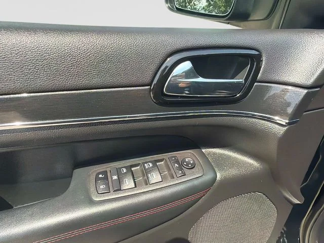 Used 2021 Black Jeep Trailhawk image 19