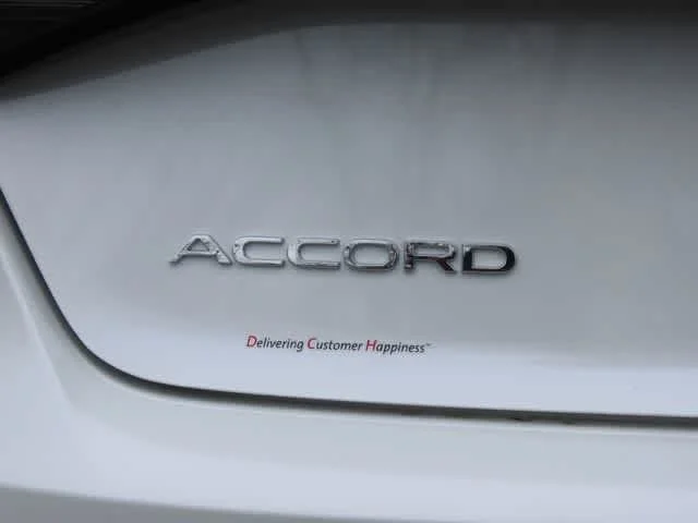 New 2026 Platinum White Pearl Honda SE image 7