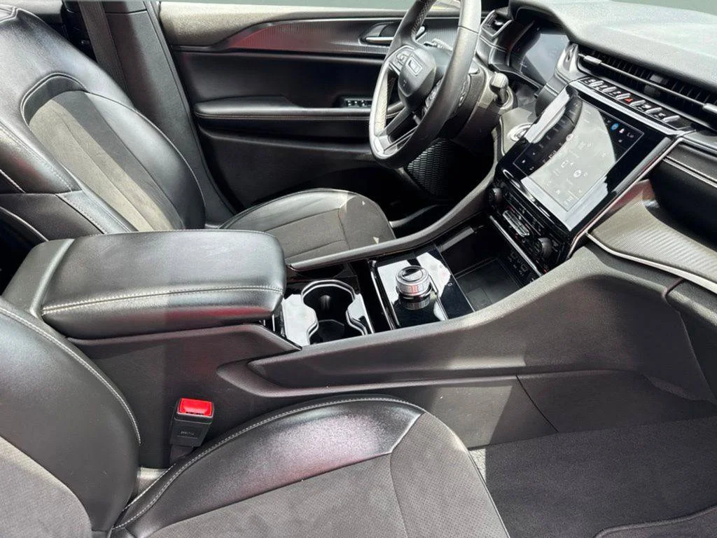 Used 2023 Bright White Clearcoat Jeep Altitude image 35