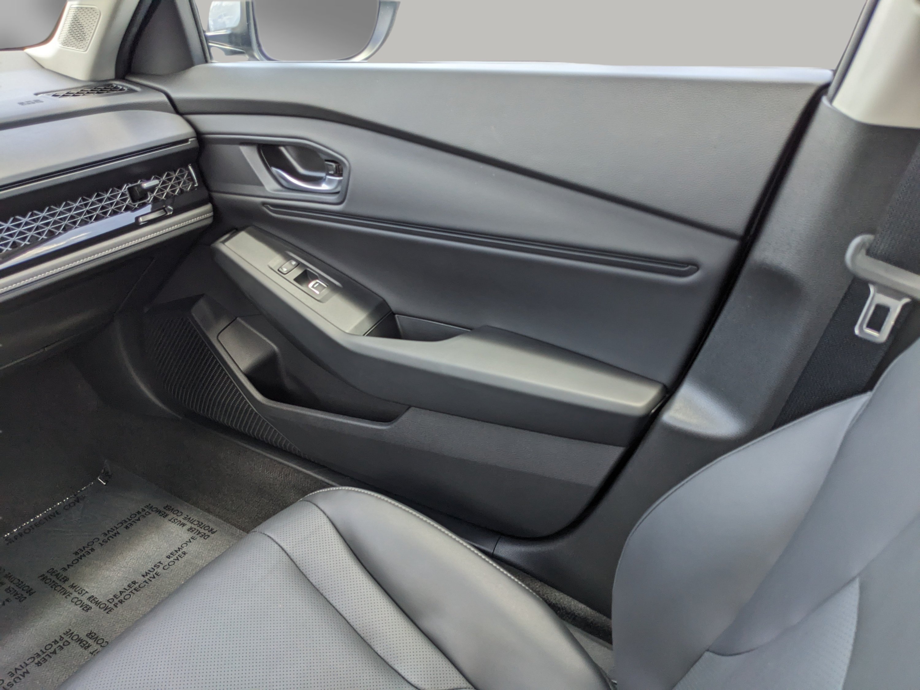 Used 2025 Solar Silver Metallic Honda EX-L image 14