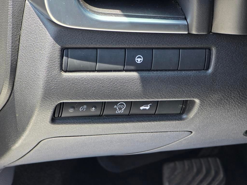 Used 2024 Silver Nissan SV image 8
