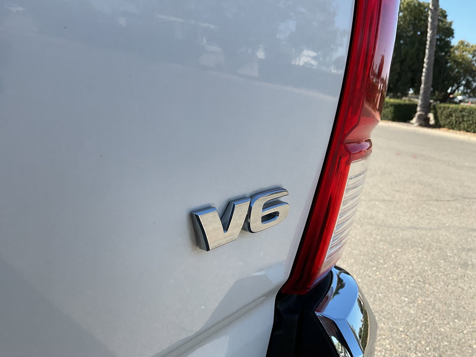Used 2017 Super White Toyota SR5 image 9