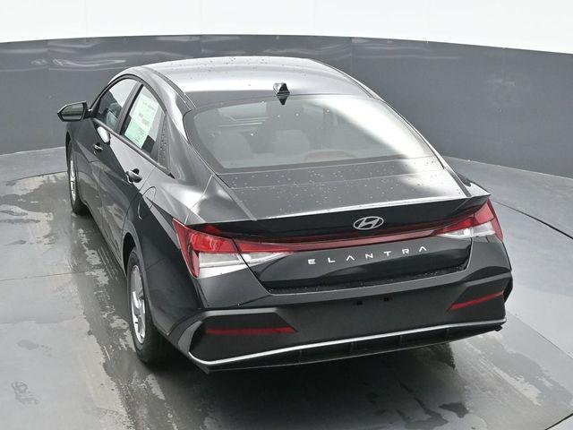 New 2026 Black Hyundai SE image 10