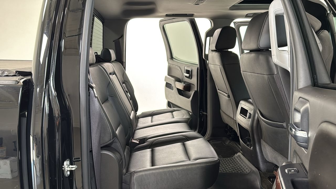 Used 2017 Black GMC SLT image 17