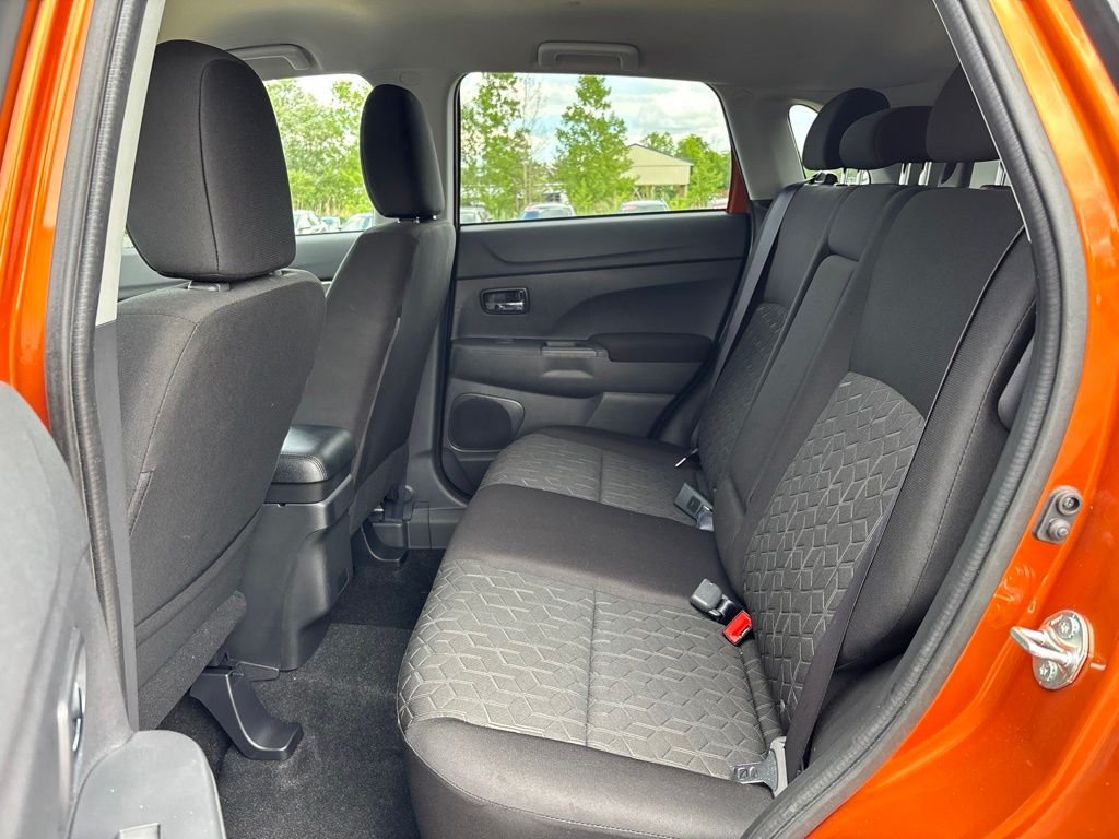 Used 2024  Mitsubishi 2.0 ES image 26