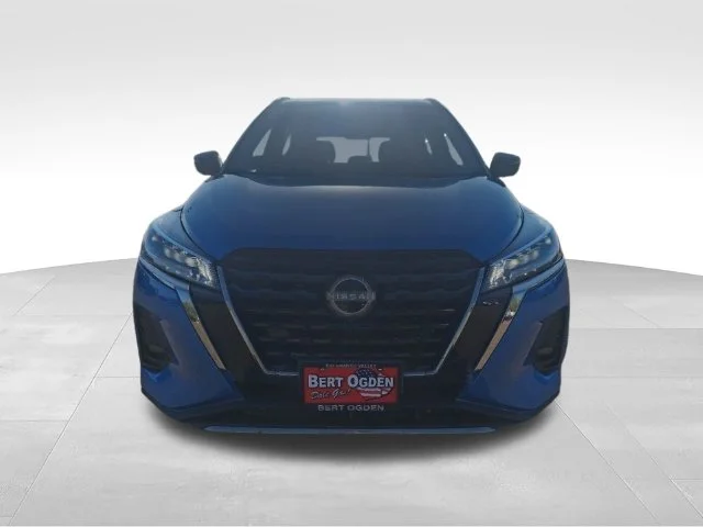 Used 2024 Blue Nissan SR image 2