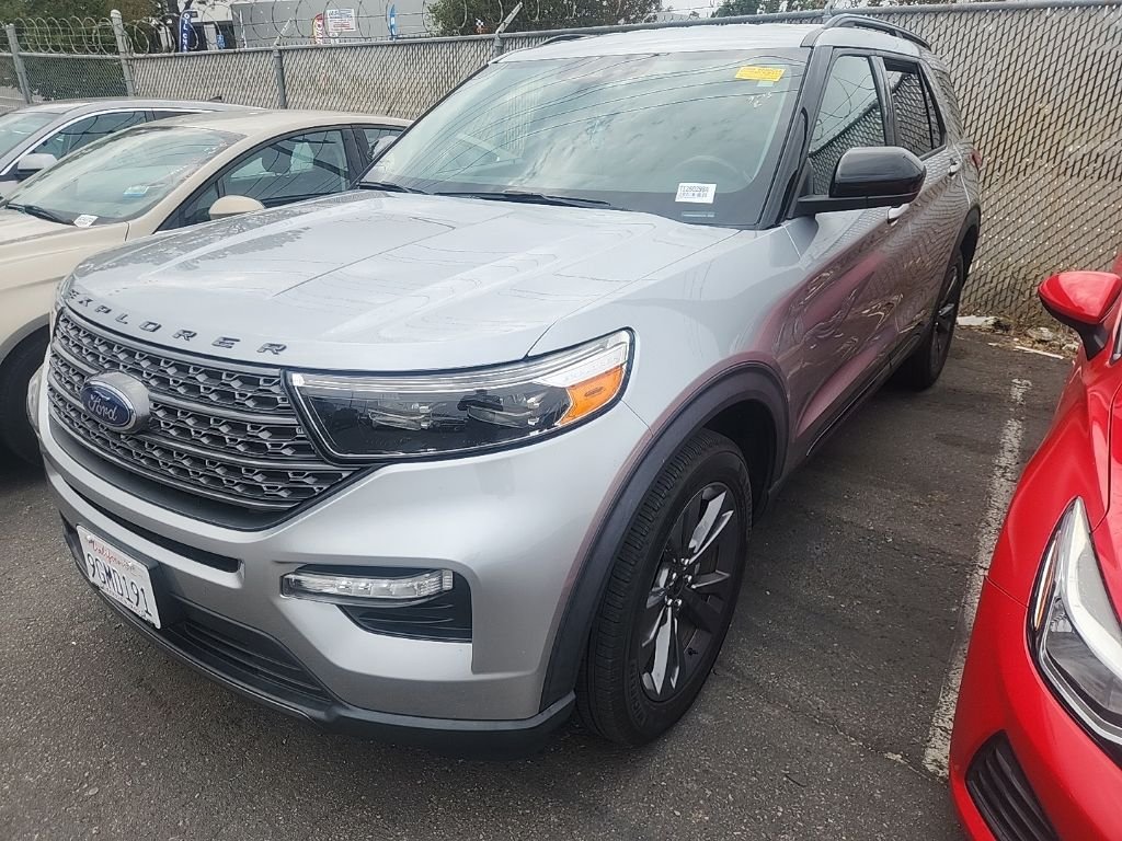 Used 2023 Silver Ford XLT image 4
