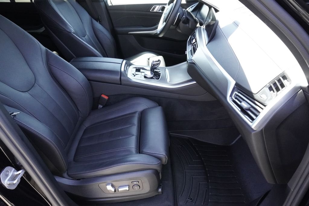 Used 2021 Black BMW xDrive45e image 23