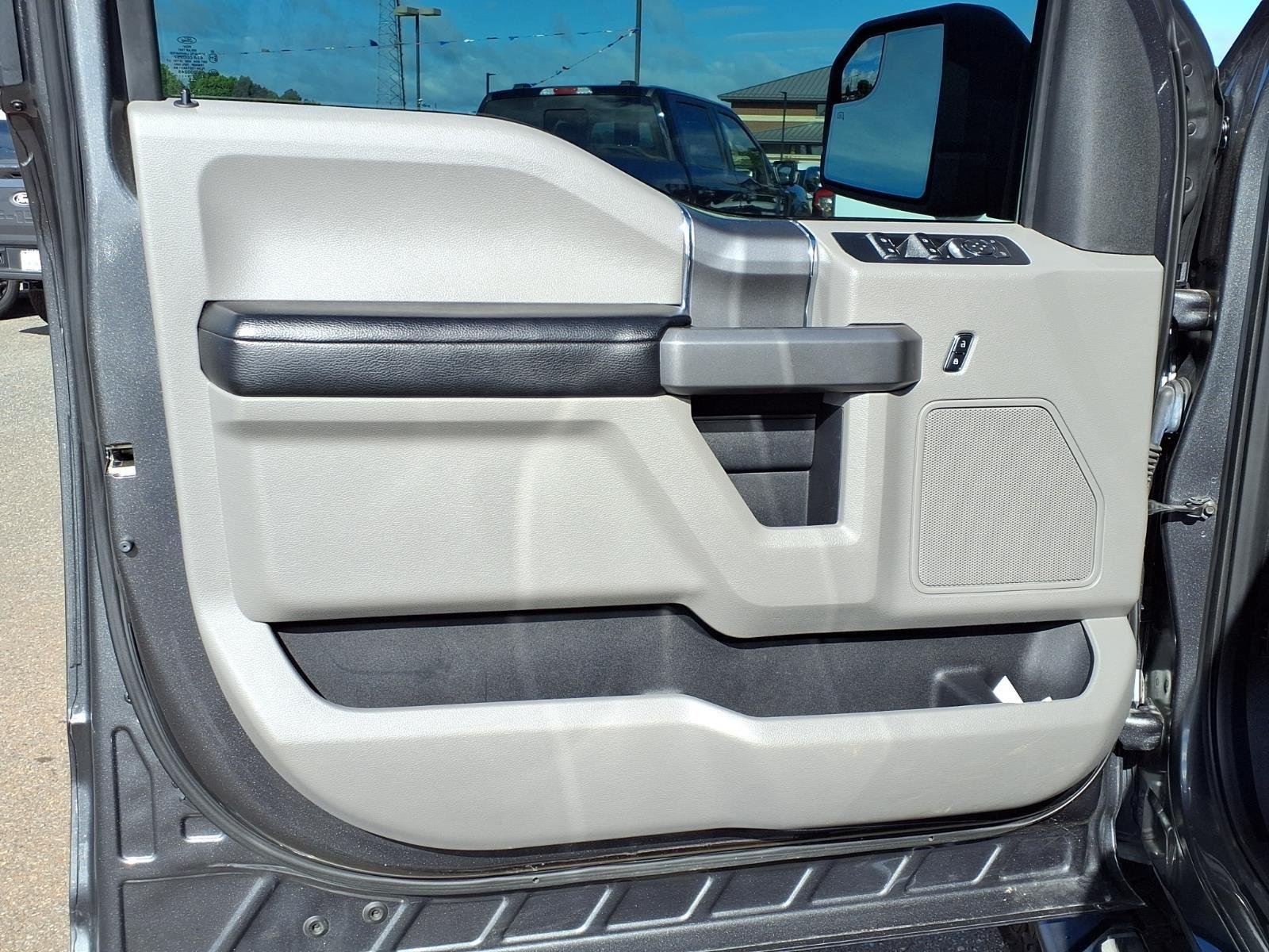 Used 2016 Lithium Gray Ford XLT image 28