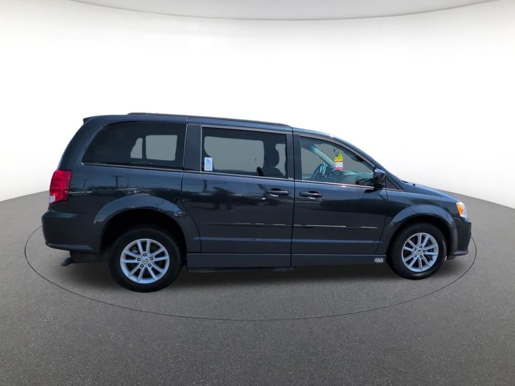 Used 2014 Gray Dodge SXT image 5