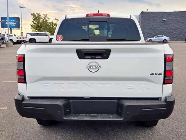 New 2027 Glacier White Nissan Crew Cab S image 7