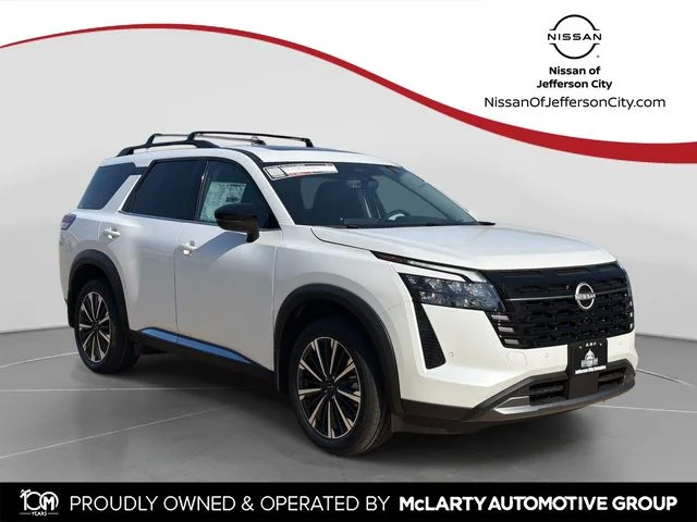2026 Nissan Pathfinder Platinum 4WD's photo