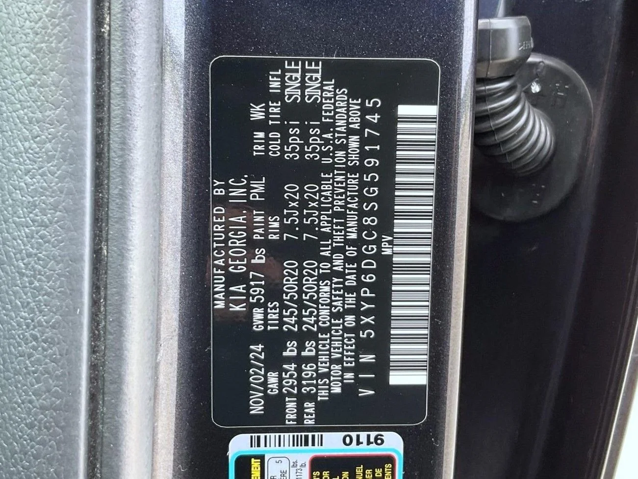 2025 Kia Telluride S - Photo 28